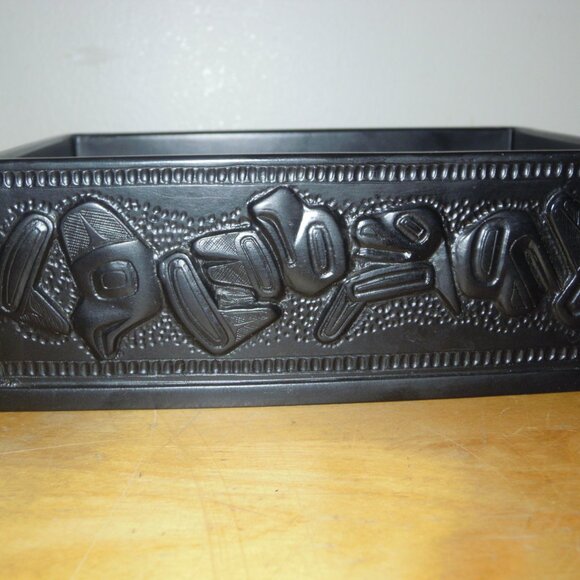 Vintage Carved Black Resin Trinket Box Haida Native Art Pacific West Coast - Picture 5 of 10